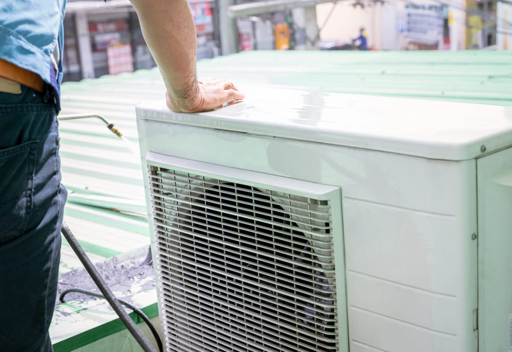 condensing unit of an air conditioner